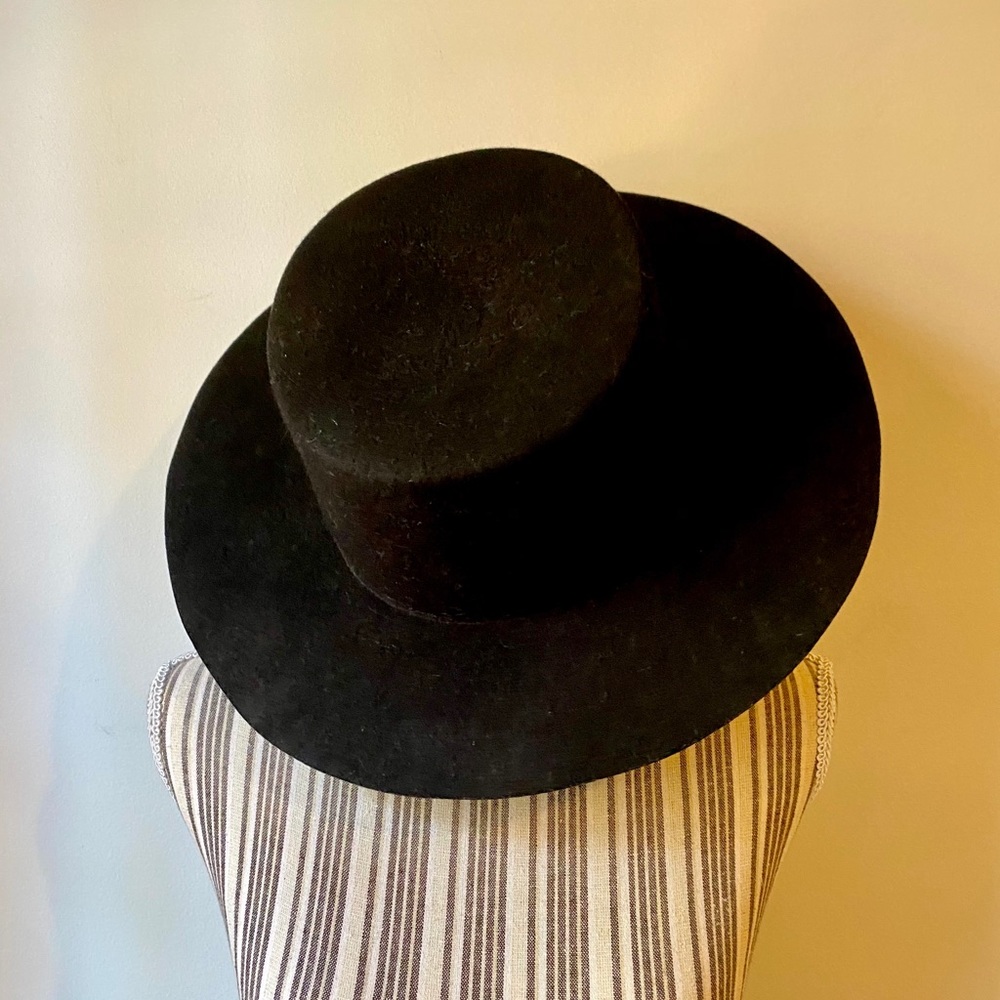NWT Olive and Pique black gambler hat